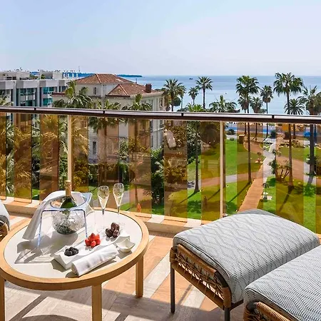 Mondrian Hotel 5*