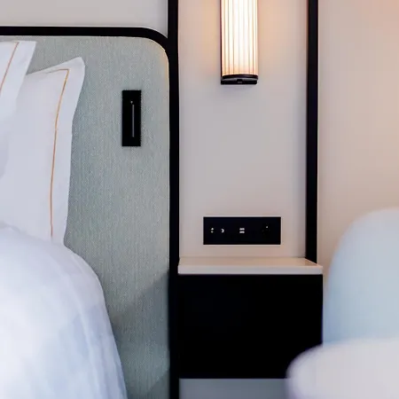 Mondrian 5*