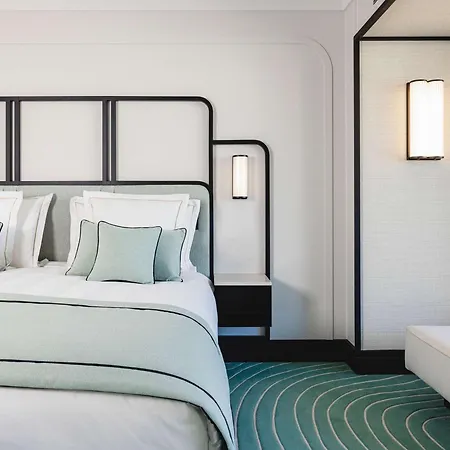 Mondrian Hotel 5*