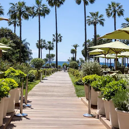 Mondrian Hotel 5*