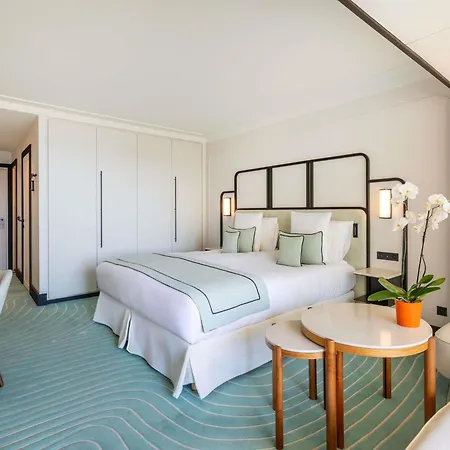 Mondrian Hotel 5*