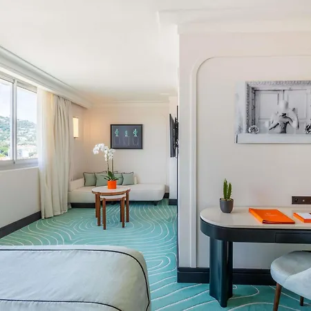 Mondrian Hotel 5*