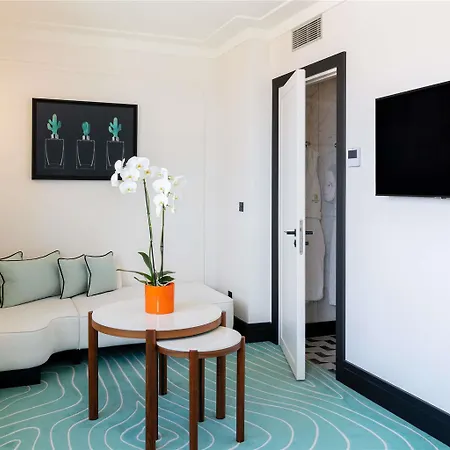 Mondrian 5*