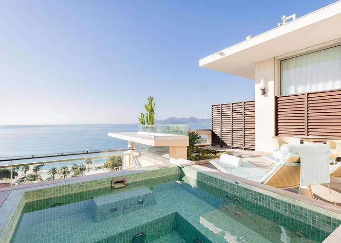 Mondrian Szálloda 5*