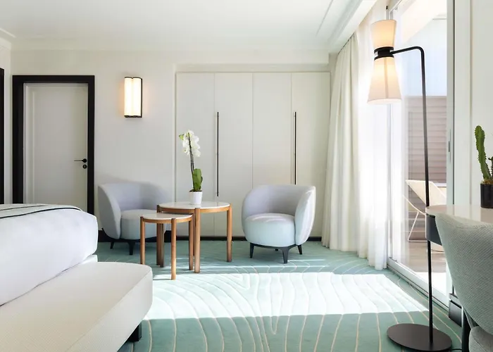 Mondrian Szálloda 5*