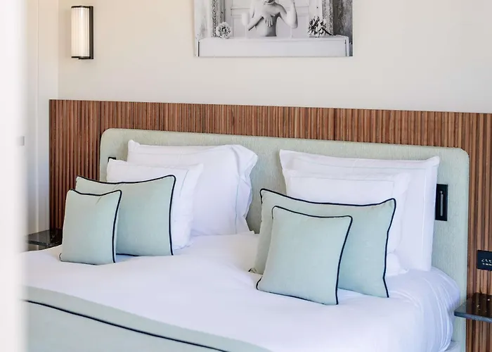 Mondrian Szálloda 5*