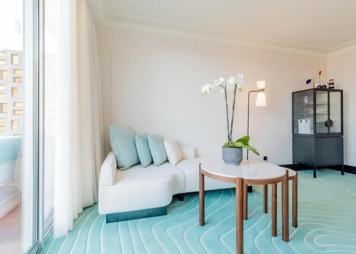 Mondrian Szálloda 5*